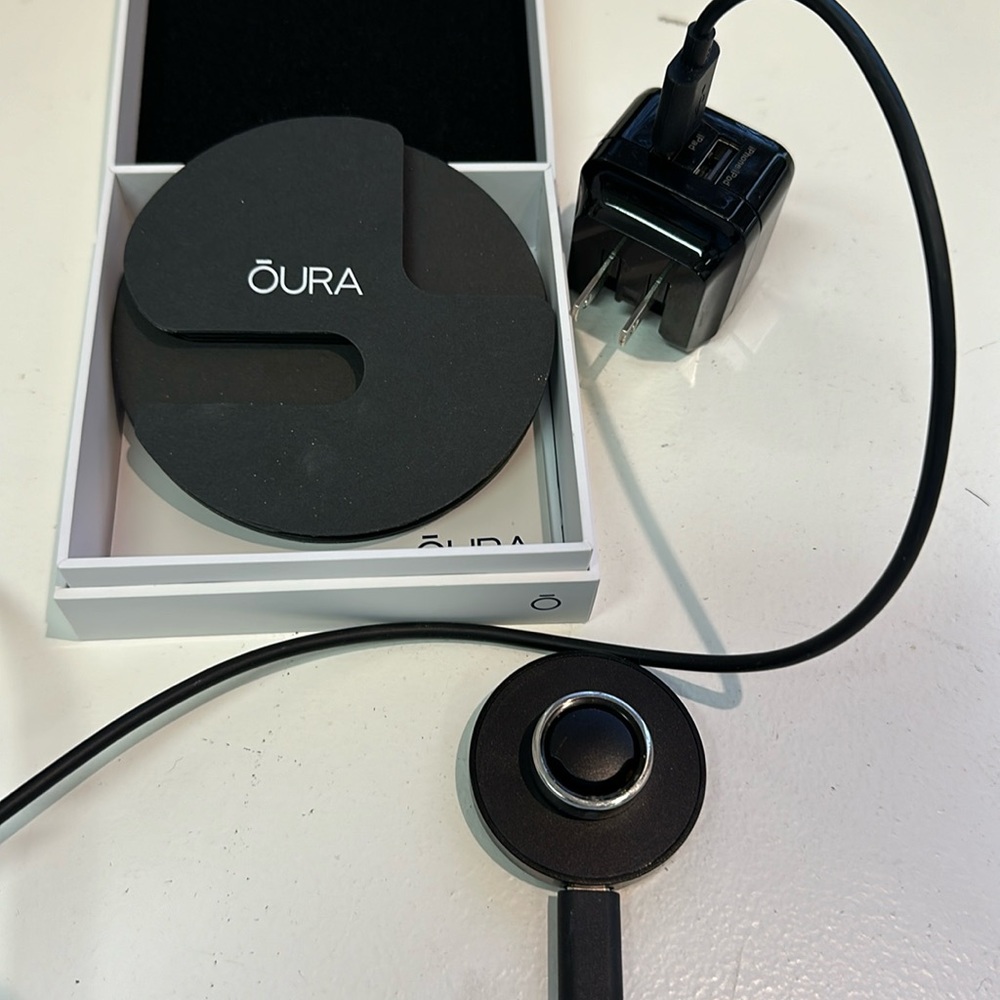 Oura Ring Gen 3 Size 8 with Charger